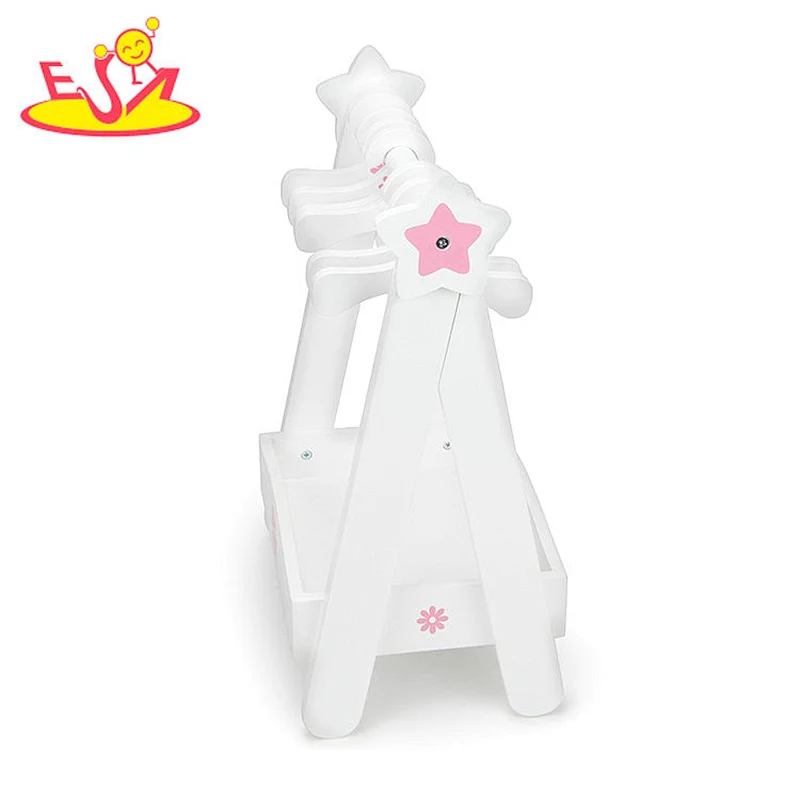 2018 Wholesale fashion design girls wooden clothing hanger rack with 6pcs hangers W09B078