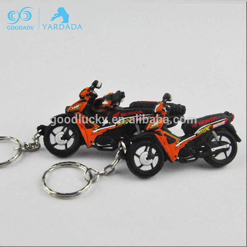 2018 factory direct supply plastic 3d shaped custom keychain