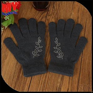 Dark color warm rhinestone printed gloves