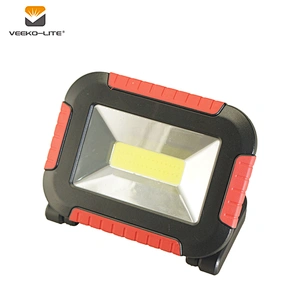 2018 Best selling Portable 5W COB LED Light 4AA Battery Lamp 450lumens Work light