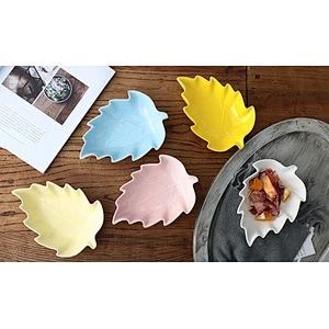 2019 Customized porcelain dish specific leaf model plate 8 inch for restaurant