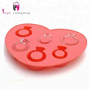 Newest Design BPA Free 3D Love Ring Ice Cube Tray Silicone Ice Mold