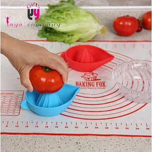 Kitchen Fruit Juice DIY Manual Silicone Lime Lemon Squeezer