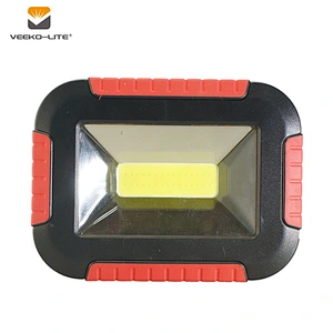 2018 Best selling Portable 5W COB LED Light 4AA Battery Lamp 450lumens Work light
