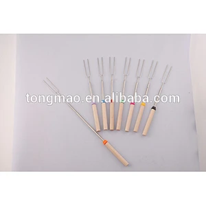 32 inch wooden handle telescoping roasting fork set