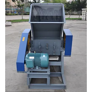 plastic  bottle crusher machine crushing pet bottle