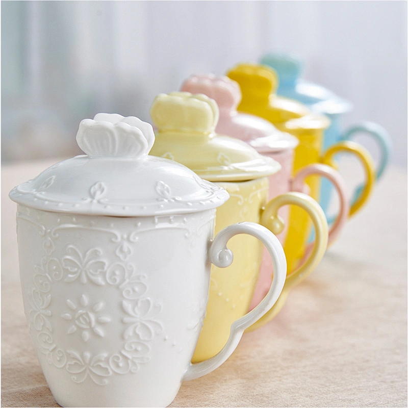Fashionable carve pattern porcelain water cup with lad and spoon large capacity for drinking