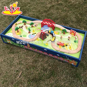 2018 new children popular wooden toy train set W04C037