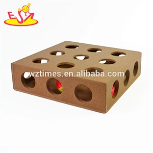 Wholesale popular smart toy wooden pets treat toy for training small animals' paw W06F049