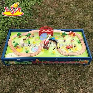 2018 new children popular wooden toy train set W04C037