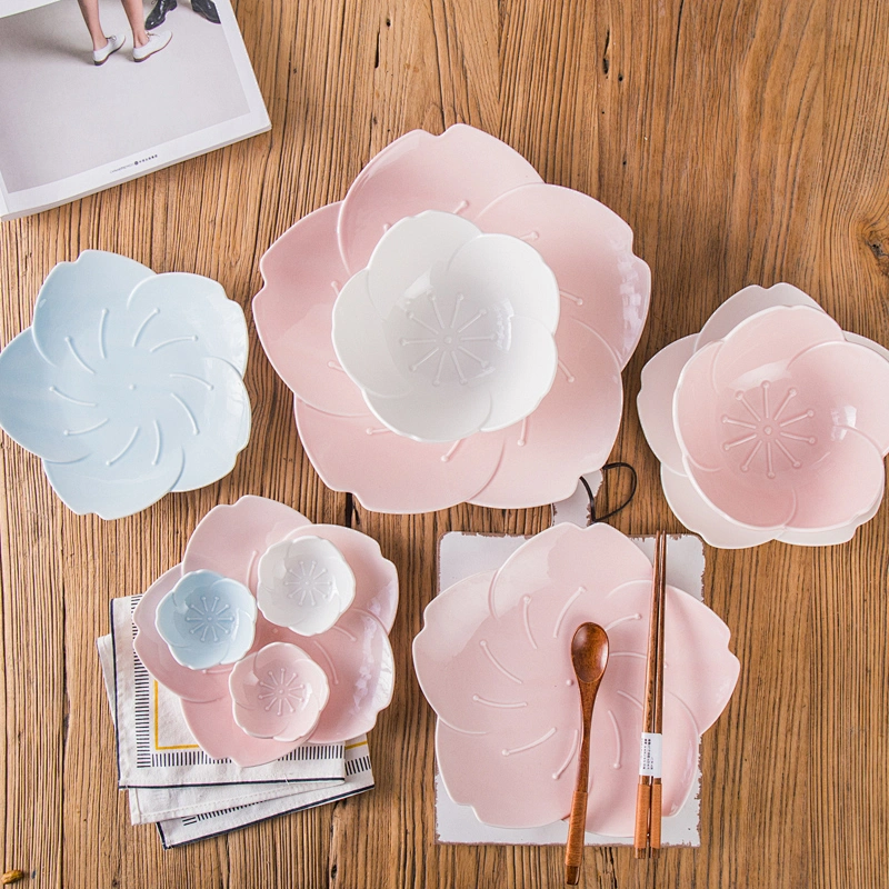 Flower shape sweet candy pink color dish for dessert