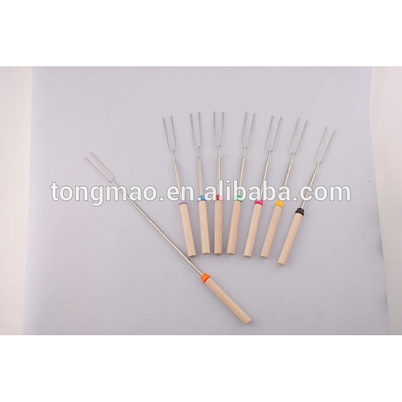 32 inch wooden handle telescopic marshmallow roasting fork