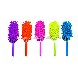 Flexible and removable chenille yarns duster