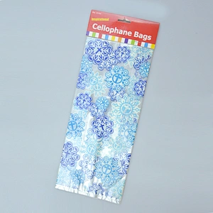 Different PE plastic gift bags are used in supermarkets