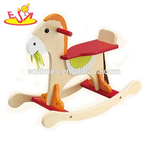 Caballo mecedora de madera del niño popular de moda al por mayor de los niños caballo de oscilación de madera W16D026