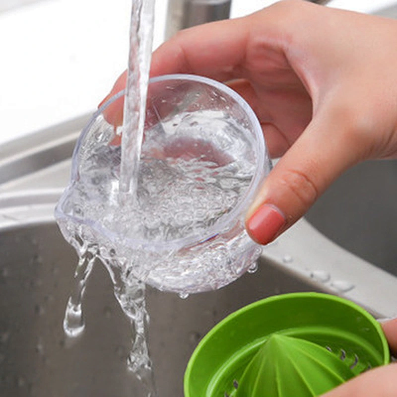 Lemon juice maker/squeezer