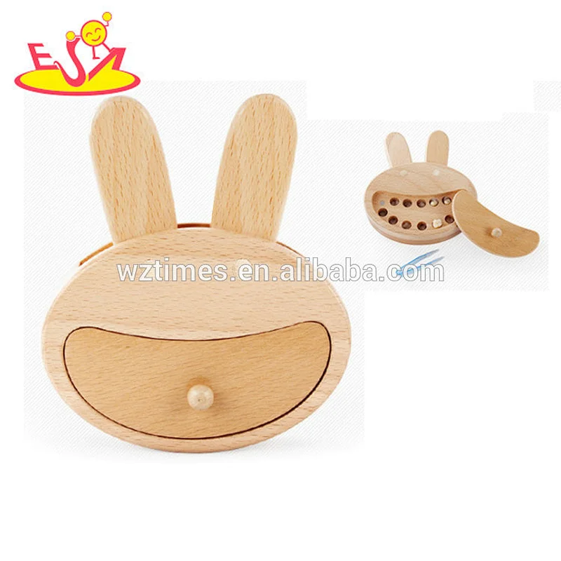 Wholesale top fashion rabbit shaped storing tooth wooden milk tooth box for sale W18A039