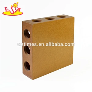 Wholesale popular smart toy wooden pets treat toy for training small animals' paw W06F049