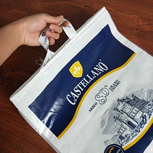 Custom wholesale white non-woven bag with portable bag for shopping