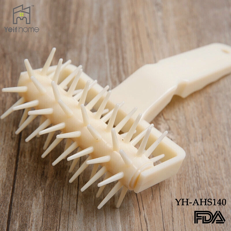 Bakeware plastic spike roller wheel