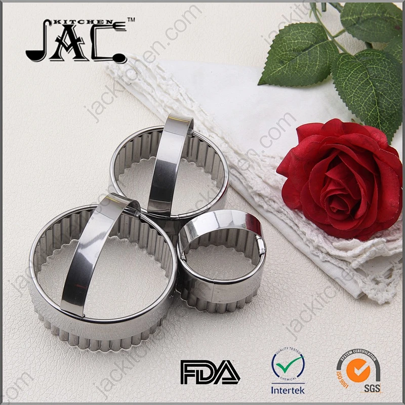 Stainless Steel Round Biscuit Cutter with Fluted Edge