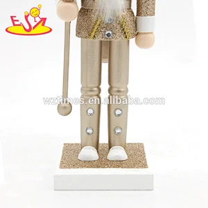 2018 Wholesale hottest golden kids doll toys wooden small nutcrackers for sale W02A290