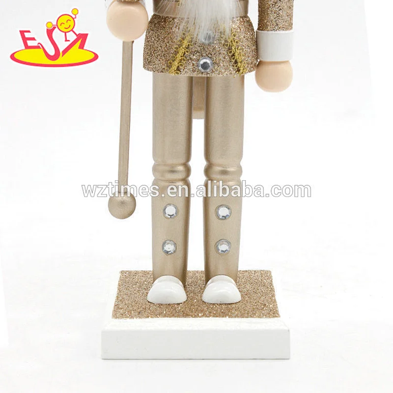 2018 Wholesale hottest golden kids doll toys wooden small nutcrackers for sale W02A290