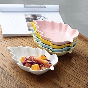 Wholesale Ceramic Tray Cute Snack Dish Creative Leaf Shape Porcelain Soup Bowl Colorful Party Food Plate 13.5*20 cm