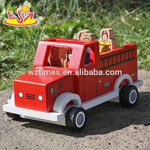 2018 New design baby wooden fire truck toys best design four firemen and dog kids wooden fire truck toys W04A315