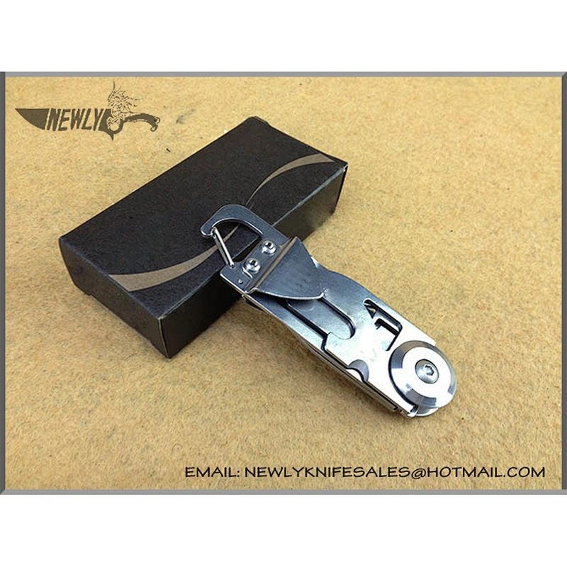 Outdoor Multifunction Tactical Folding Knife With Climbing Button Carabiner