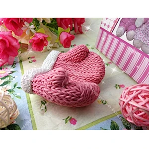 Knitted mittens silicone soap molds Heart shape Gloves Soap gel Silica  Mould