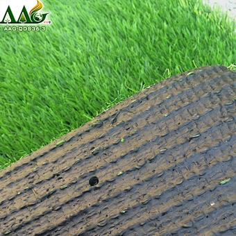 Synthetic lawn for landscaping