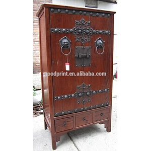 Solid wood Chinese antique wardrobe inside design
