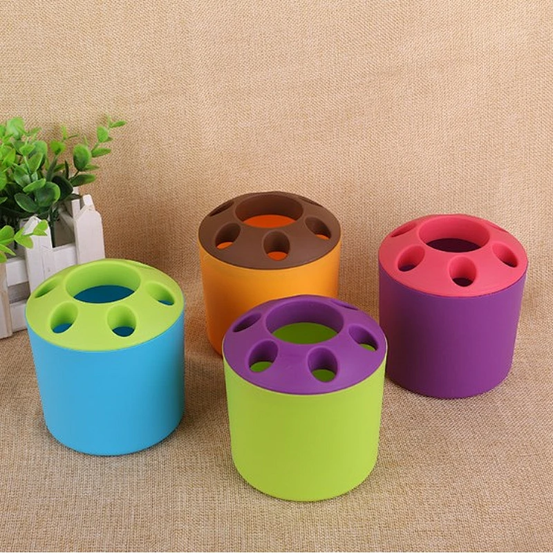 plastics pen container
