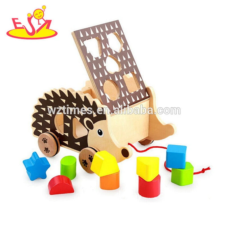 Wholesale best sale hedgehog shaped wooden pull blocks car toy high quality wooden pull blocks car toy W05B159