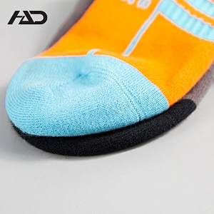 fashion custom colorful cotton terry basketball socks men
