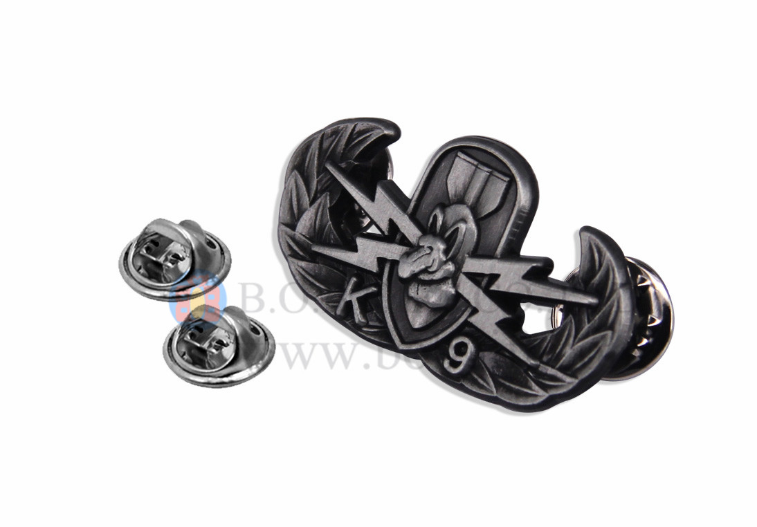 Zinc Alloy Badges,badge bunnies,badges