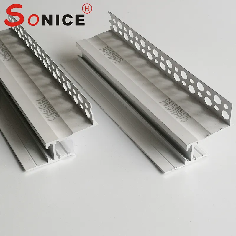 Ceiling corner reflective profile