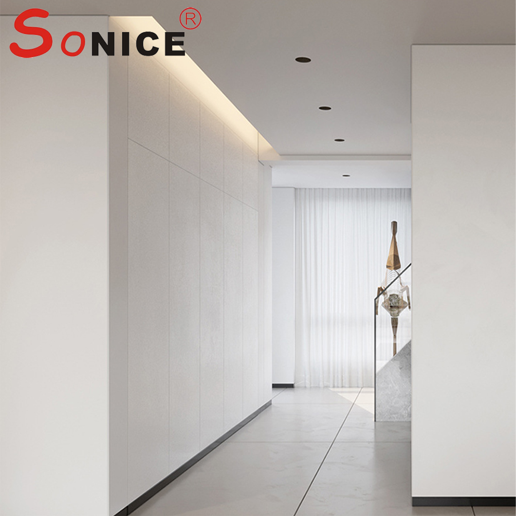 Ceiling corner reflective profile