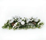 Metal candle holder with Christmas wreath