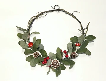 Metal candle holder with Xmas wreath