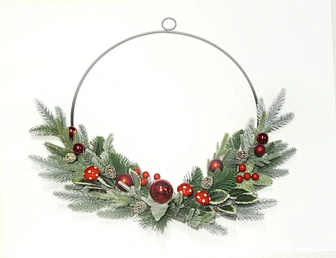 Metal candle holder with Xmas wreath