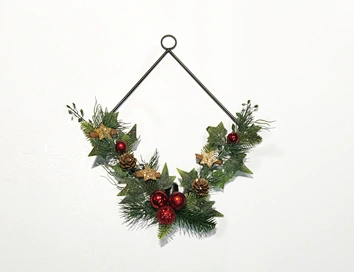Metal candle holder with Xmas wreath