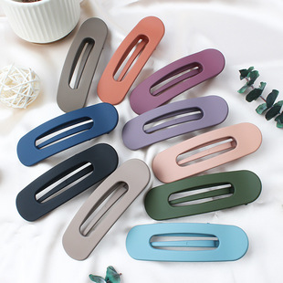 Banana Hair Clip - Minimalist (Model 031)