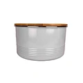 Cake stand with lid