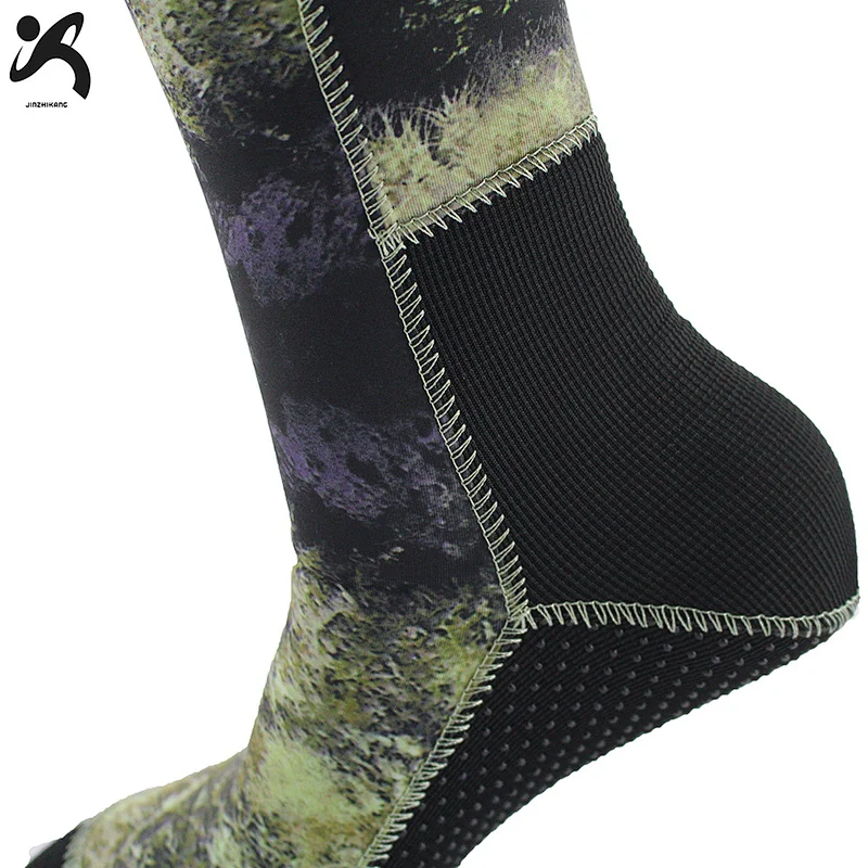neoprene socks for hiking