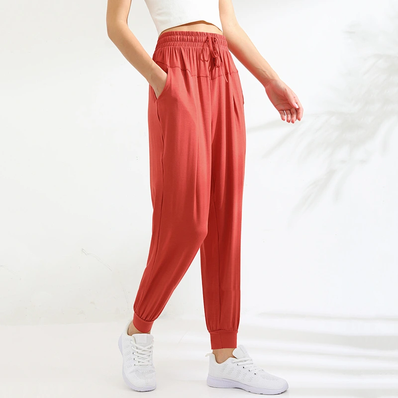 Women's solid color ankle-length track pants