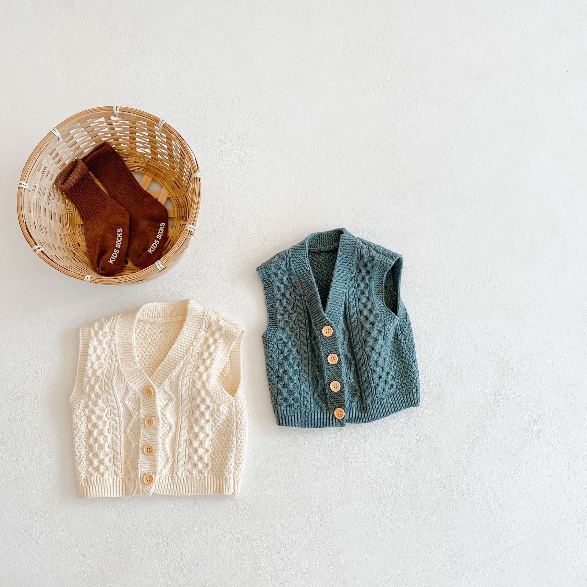 Baby autumn new knitted vest jacket