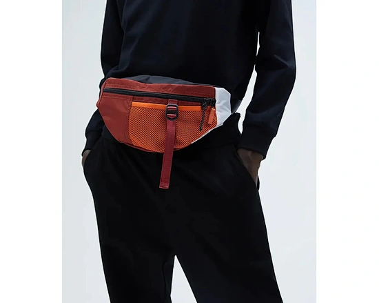 With multiple compartments and adjustable straps, our waist bags offer ample storage space for all your essentials, while still allowing for hands-free carrying. Our leather waist bags come in a range of stylish designs and colors that will complement you