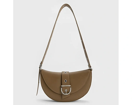 With various designs and sizes to choose from, Featuring comfortable shoulder straps and ample storage space. Crafted with high-quality materials and superior craftsmanship, our shoulder handbags offer the perfect combination of style and durability.